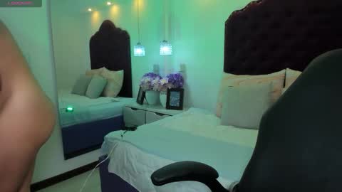 Abby Roux online show from October 2025 03:25:03 AM