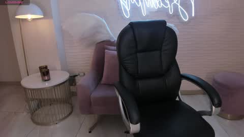 Snapshot of abbydalton chatting on January 2025 11:03:01 AM Abby Dalton online show from January 2025 11:03:01 AM