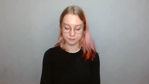 Abby Lovense is active online show from December 2024 12:55:01 PM