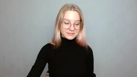 Abby Lovense is active online show from January 2025 09:07:01 AM