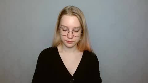 Abby Lovense is active online show from January 2025 10:22:02 AM