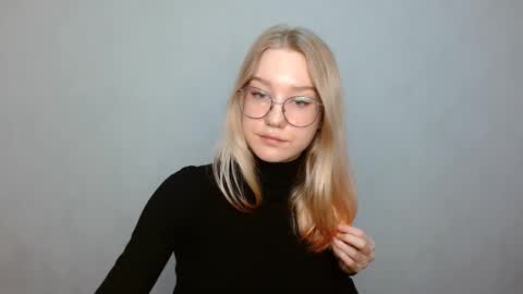 Abby Lovense is active online show from February 2025 01:08:02 PM