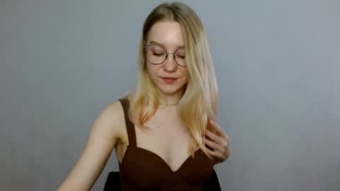 Abby Lovense is active online show from February 2025 09:53:02 AM