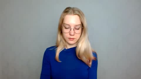 Abby Lovense is active online show from February 2025 07:31:01 AM