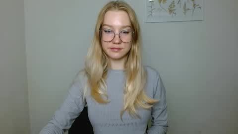 Abby Lovense is active online show from September 2025 08:58:01 AM