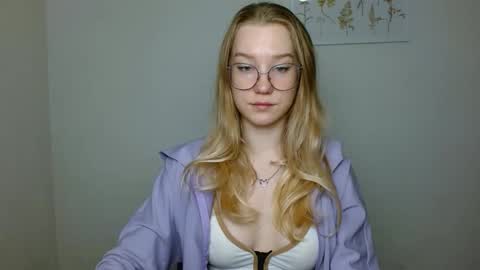 Abby Lovense is active online show from October 2025 09:29:02 AM