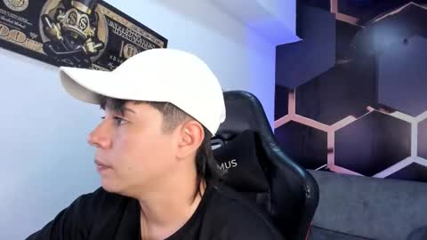 Abby Smith online show from November 2025 07:08:02 PM