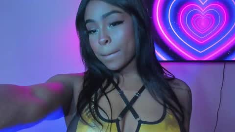 Simone    may online show from February 2025 11:31:01 AM