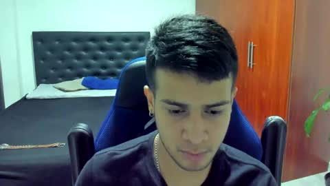 Independence model AbelAsburgo online show from October 2025 02:01:02 AM