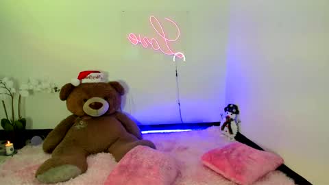  Abella and Kendra  online show from December 2024 10:00:01 PM