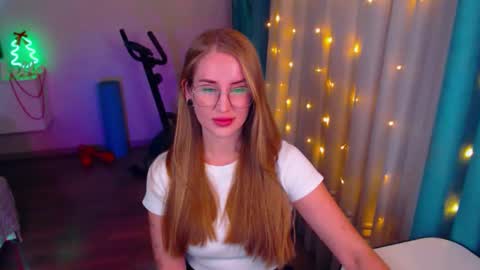 Snapshot of abigail_flex chatting on December 2024 07:49:01 PM Anna online show from December 2024 07:49:01 PM