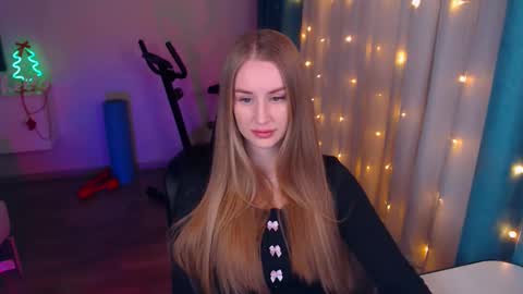 Snapshot of abigail_flex chatting on January 2025 06:59:02 PM Anna online show from January 2025 06:59:02 PM