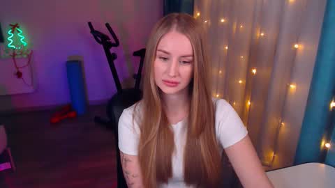 Snapshot of abigail_flex chatting on January 2025 05:34:01 PM Anna online show from January 2025 05:34:01 PM