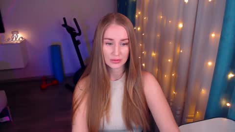 Snapshot of abigail_flex chatting on January 2025 03:20:01 PM Anna online show from January 2025 03:20:01 PM