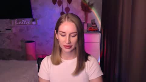 Snapshot of abigail_flex chatting on October 2025 06:49:02 PM Anna online show from October 2025 06:49:02 PM