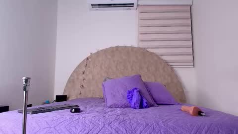 Abigail online show from December 2025 03:01:02 AM