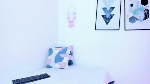 Abriil online show from March 2025 03:22:01 AM