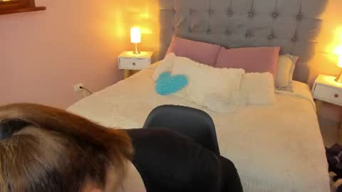 Snapshot of abril_777 chatting on June 2026 04:57:01 PM Abril 777 online show from June 2026 04:57:01 PM