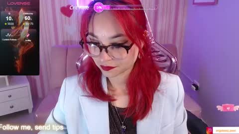 abril_ch_ online show from January 2025 10:40:02 AM