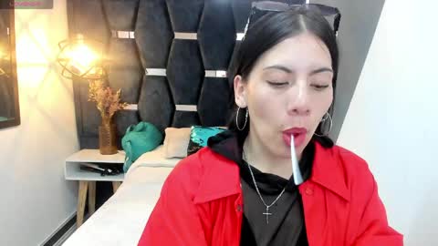 Abril Fox online show from May 2026 06:58:01 PM