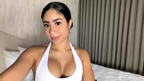 Snapshot of abril_victoria chatting on July 2026 12:35:02 AM Abril Victoria online show from July 2026 12:35:02 AM