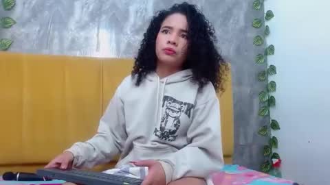 Abrilcols online show from September 2025 03:06:02 AM