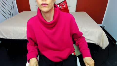 Snapshot of abrillee1 chatting on December 2024 07:46:02 PM ABRIL online show from December 2024 07:46:02 PM