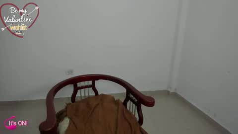 abrilmont online show from February 2025 11:51:01 AM