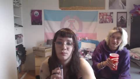 absintiliak online show from May 2026 05:19:02 PM