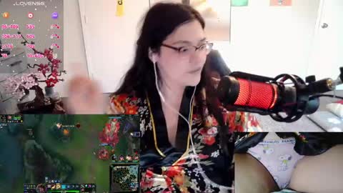 AChubbyGummy online show from April 2026 10:18:02 PM