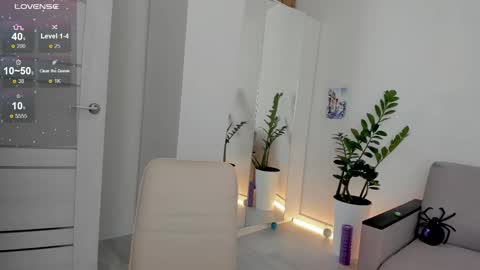 Snapshot of acid_juice chatting on October 2025 09:16:01 PM Anna FANSLY yesacid online show from October 2025 09:16:01 PM