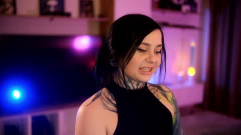 acid_pie online show from December 2024 04:27:02 PM