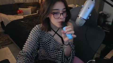 Lana 3 online show from December 2025 11:13:01 PM