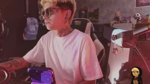 Snapshot of acidmilo chatting on February 2026 04:24:02 PM Acid Milo online show from February 2026 04:24:02 PM