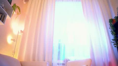 Lana online show from December 2025 09:38:01 AM