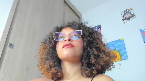 Snapshot of ada_gales_ chatting on September 2025 05:22:01 AM  Isa  online show from September 2025 05:22:01 AM