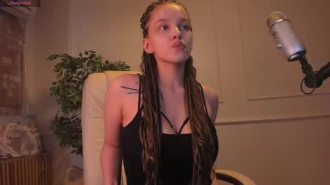 Snapshot of adalyn_glow chatting on May 2026 11:07:02 AM Adalyn online show from May 2026 11:07:02 AM