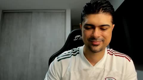 adam clarke online show from March 2026 02:08:02 AM