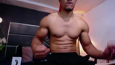 adam_fit19cm online show from October 2025 01:56:02 PM