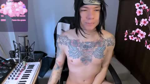  Adam online show from November 2025 01:40:01 PM