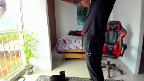 Adam Valencia online show from October 2025 05:01:01 PM