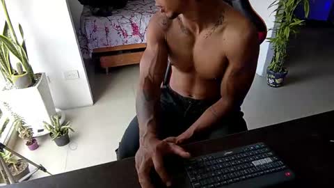 Snapshot of adam_valencia chatting on February 2026 07:52:01 PM Adam Valencia online show from February 2026 07:52:01 PM