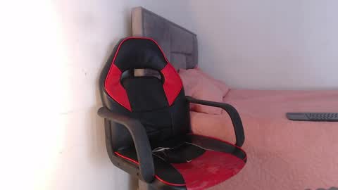 Hello guys excuse my absence I will be absent for several days for health reasons I hope you understand thank you very much. online show from April 2026 04:45:02 AM