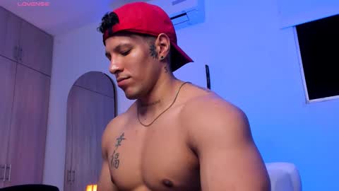 adambrocs1 online show from October 2025 03:17:01 AM