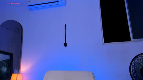 adambrocs1 online show from April 2026 04:46:01 AM