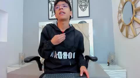 Adams Bobby online show from December 2025 11:37:01 AM