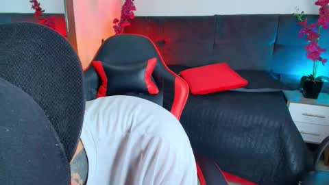 AdamsWalkerr  online show from March 2026 01:05:01 AM