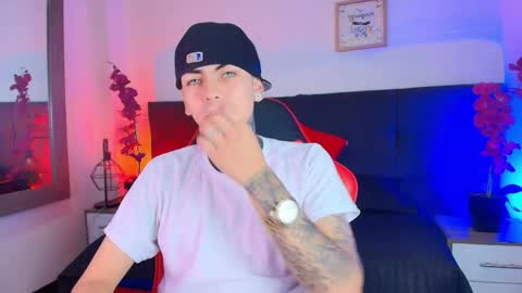 AdamsWalkerr  online show from April 2026 12:49:01 PM