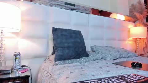 Adam online show from November 2025 05:10:02 AM