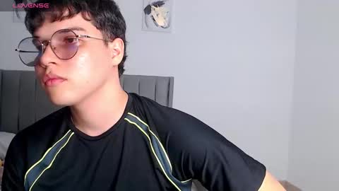 Snapshot of adan___tyler chatting on October 2025 01:04:02 AM adan___tyler online show from October 2025 01:04:02 AM